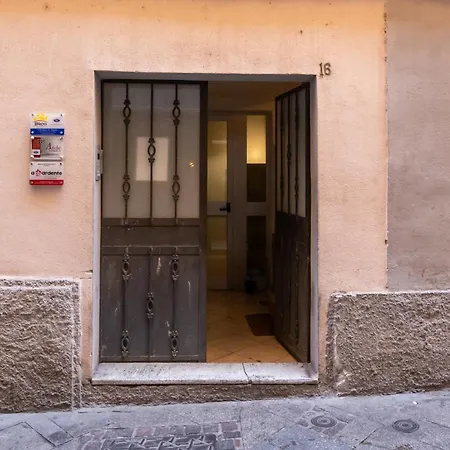 Guesthost - Carolina Cagliari